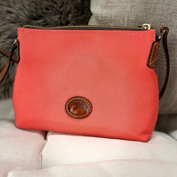 Dooney & Bourke Coat Canvas Crossbody Pouchete Red - Picture 4 of 13